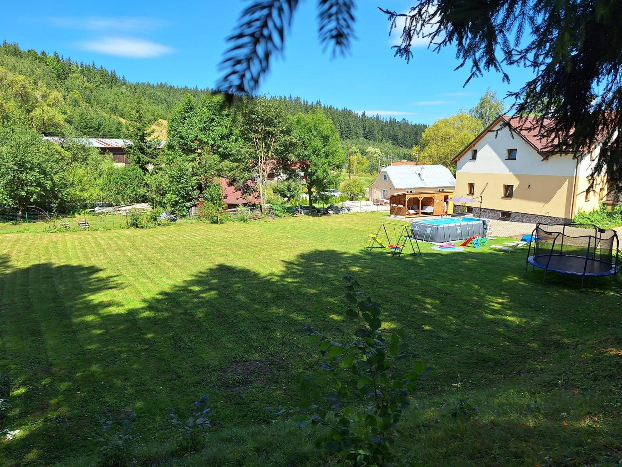 Vila Pohoda Javorniky S Rozlahlym Pozemkom Маков Экстерьер фото